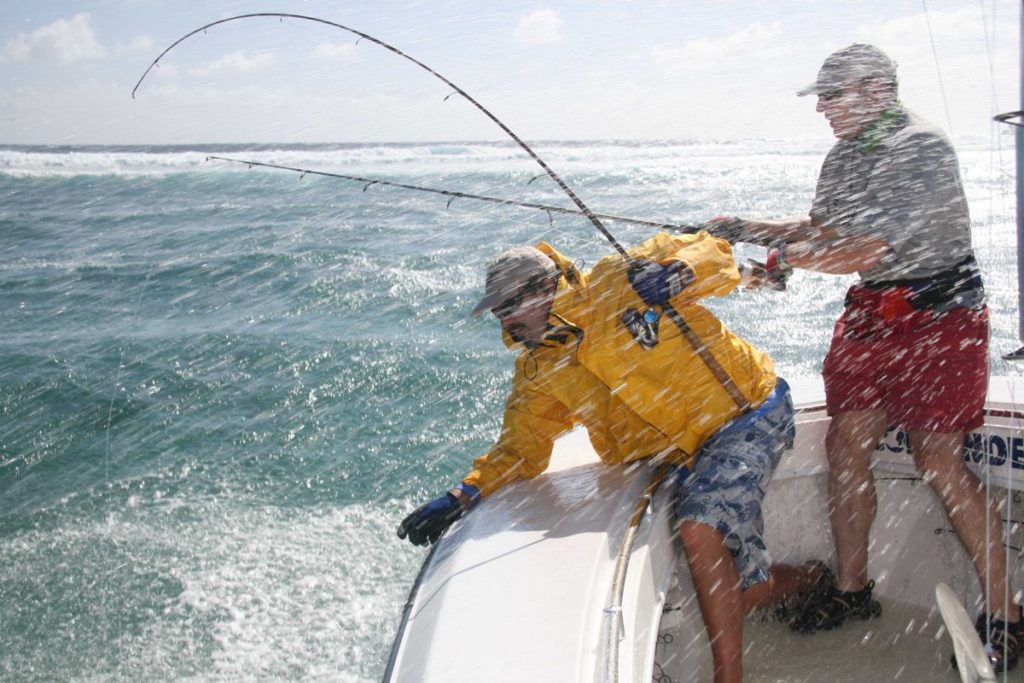 Electric Reels VS Spinning Reels  Ocean Fishing for DEEP Catches