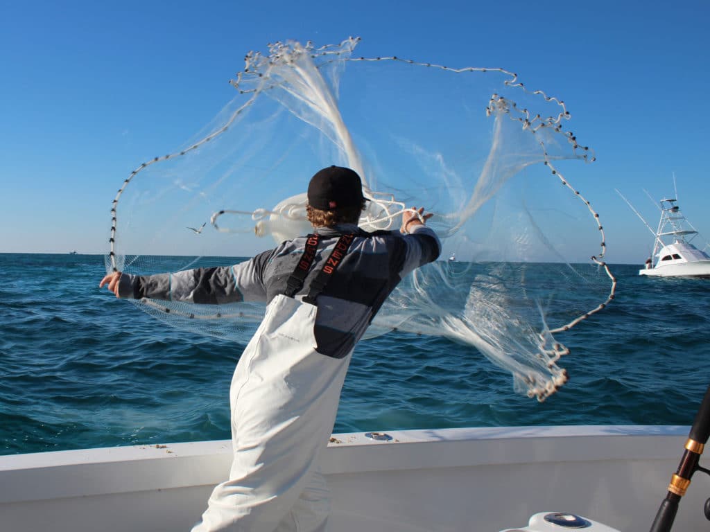 How To Throw A Cast Net - The Best And Easiest Method - Step by Step  Tutorial 