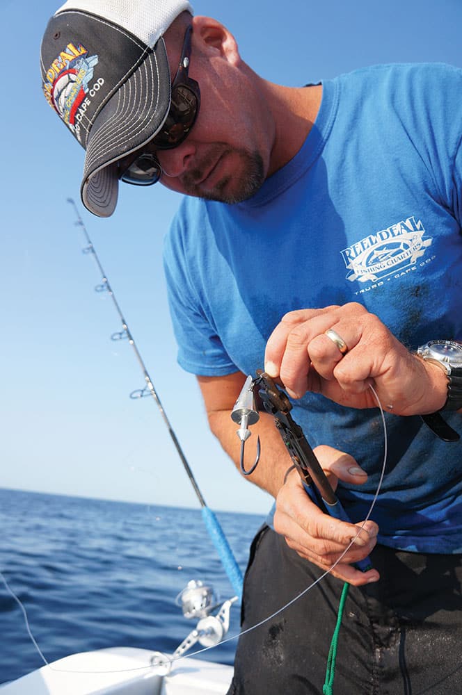 4hr Battle with Cape Cod Bluefin Tuna on Spinning Rod Ends in Heartbreak