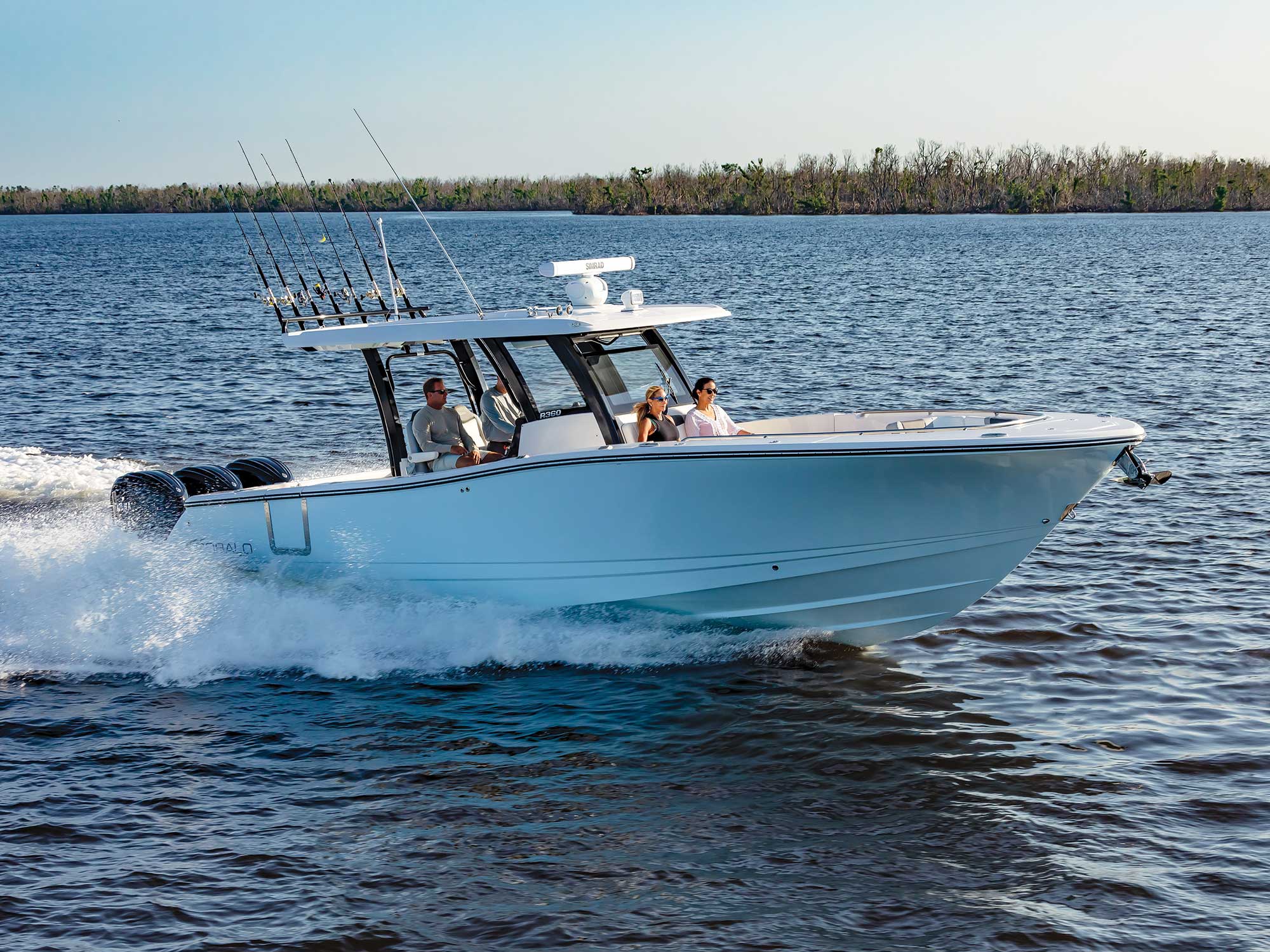 Robalo R360: 2024 Boat Buyers Guide