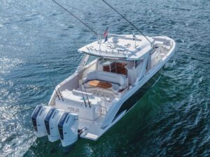 Tiara Yachts 48 LS on the ocean