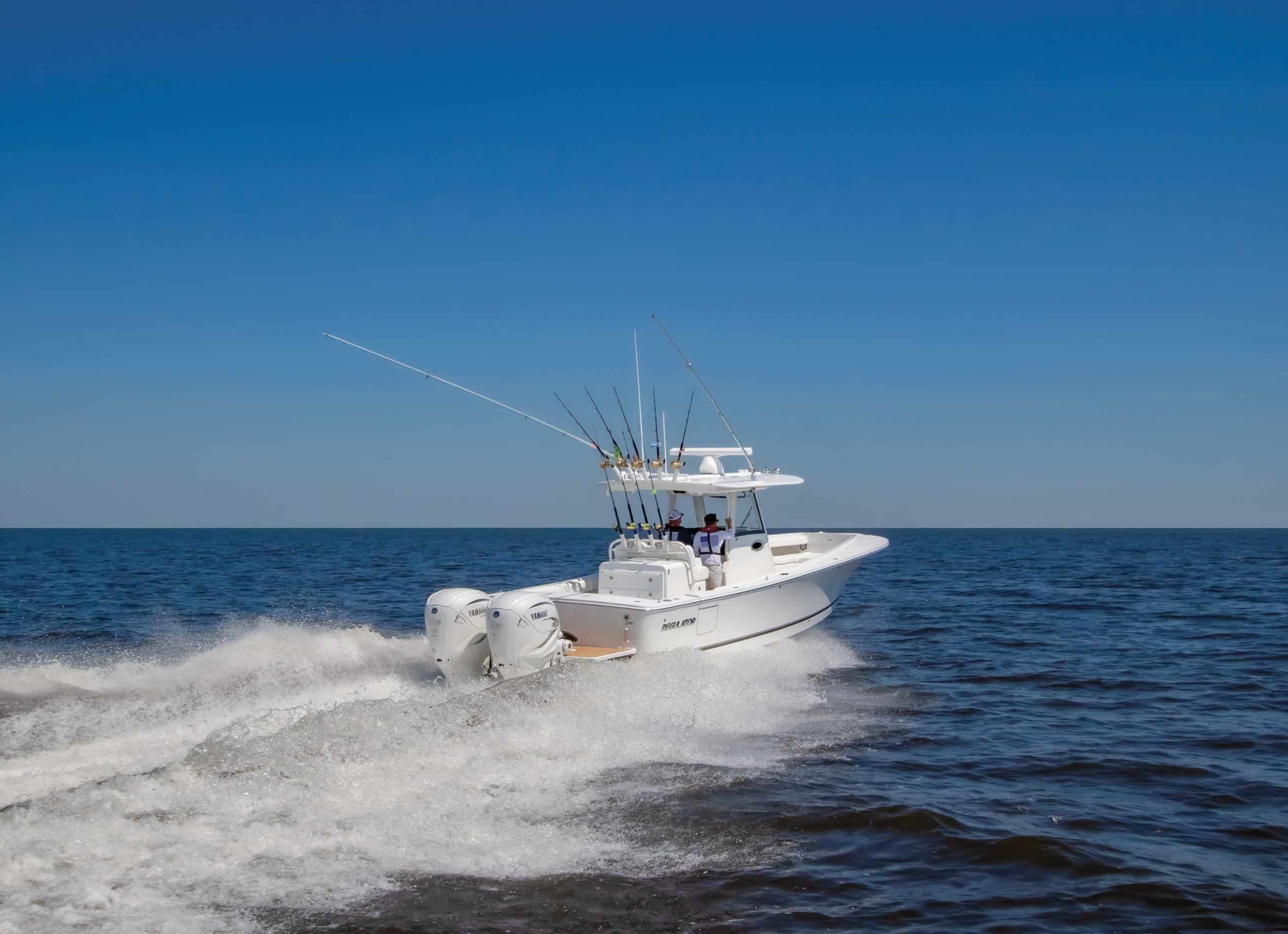 Regulator Marine 31: 2021 Boat Buyers Guide