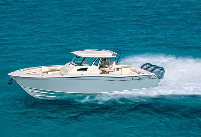 Canyon376_MY2022_Celestial_Blue Canyon 376 in the blue ocean
