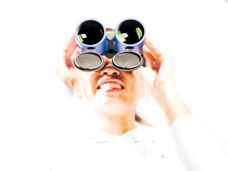 SPF0622-Inshore-JW-Binoculars-West-Marine Waterproof to IPX7 standards.