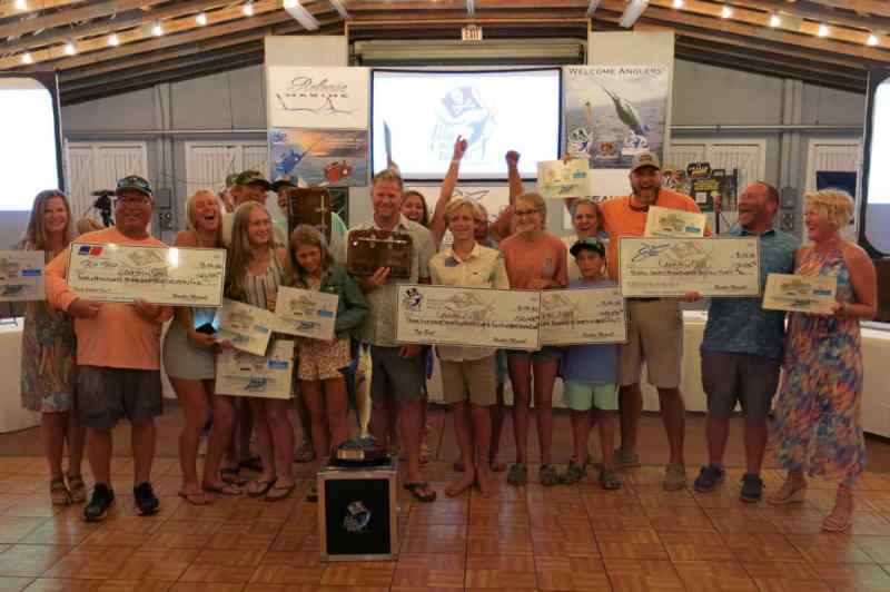 SPF0822-winning-team-at-award-ceremony-Pirates-Cove Pirate's Cove Billfish Tournament winners