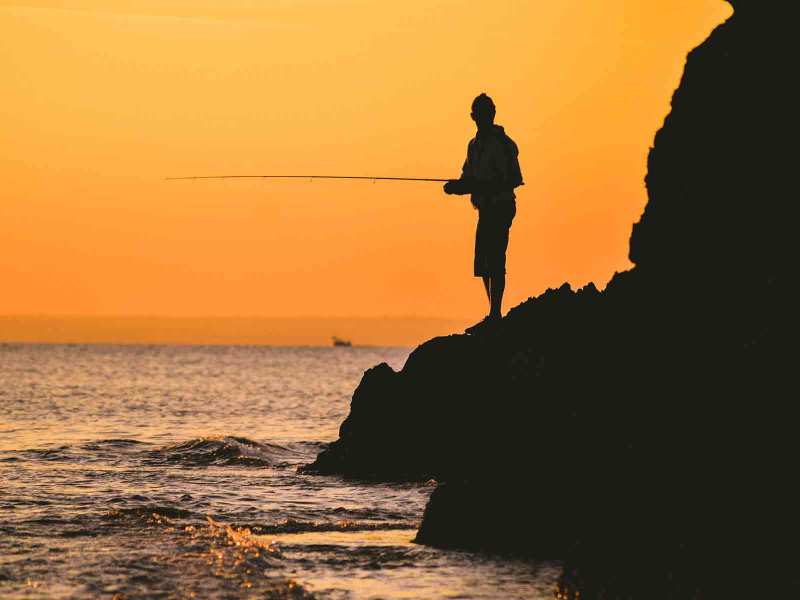 fall-fishing-opener fishing off the rocks
