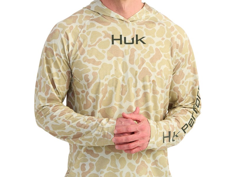 1-Huk_Men’sAirweightHoodie_KCSand-Camo_ModelFrontTorsoView Huk Airweight Hoodie