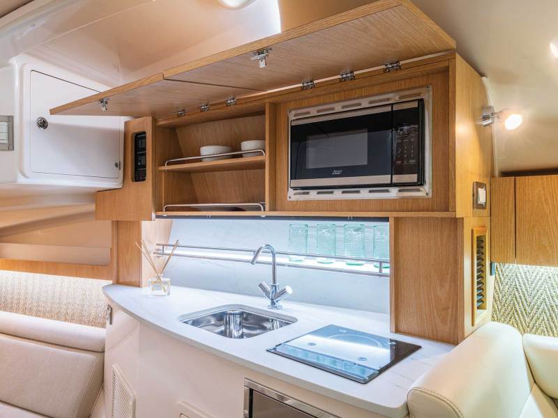Grady-White Express 340 cabin